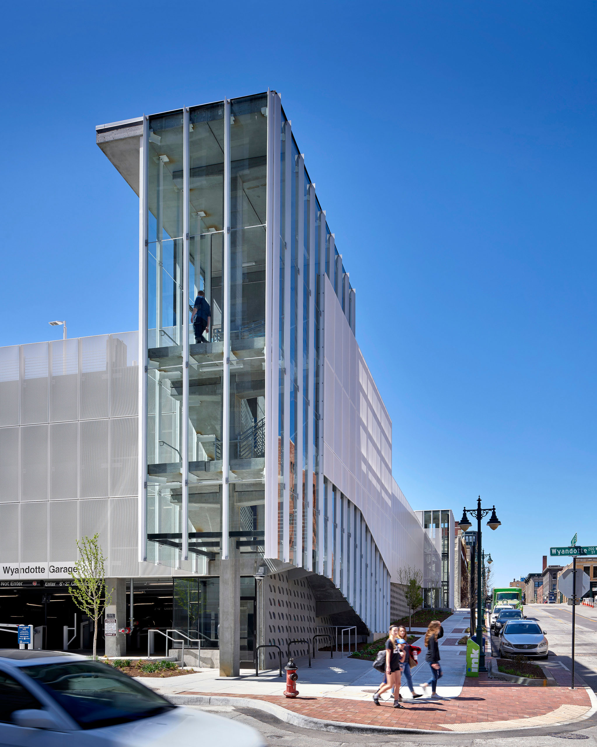 10th and Wyandotte Parking Garage