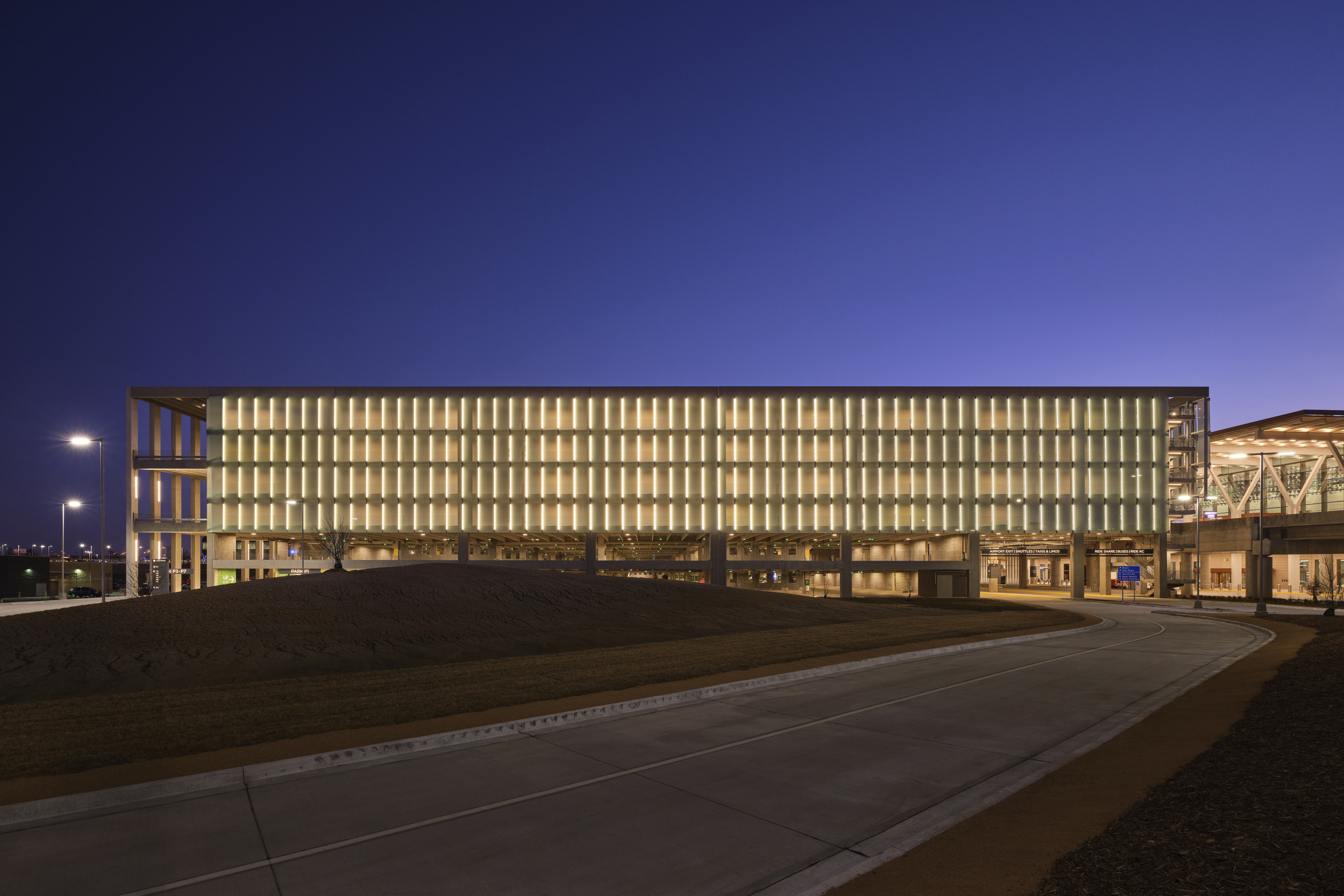 KCI Parking Garage