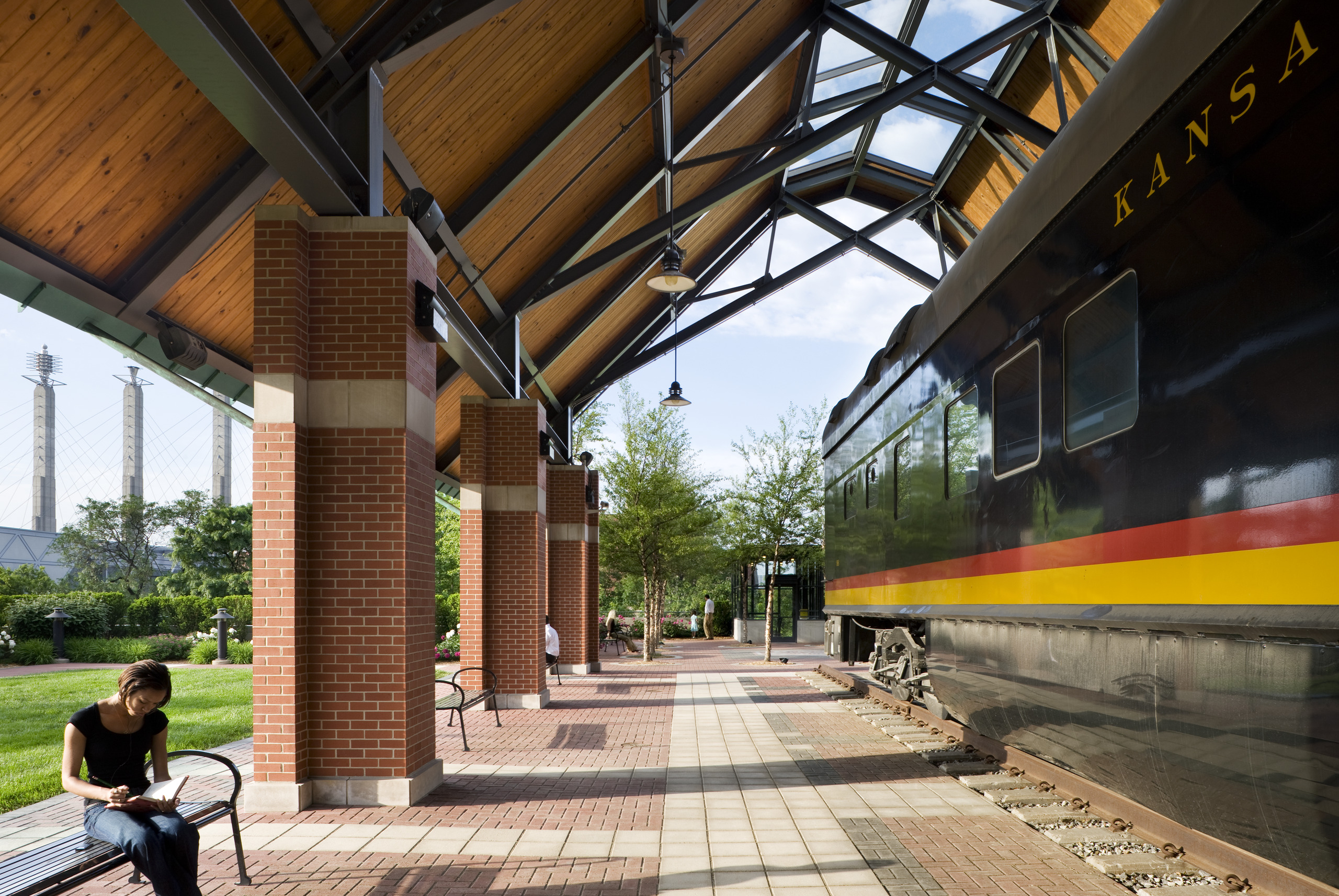 Kansas City Southern Railway Headquarters - Landscape